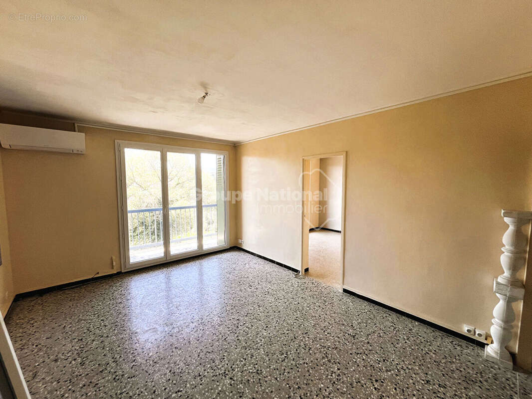Manosque Quartier Mont d'Or  Bel appartement T3 traversant avec vue panoramique - photo 2