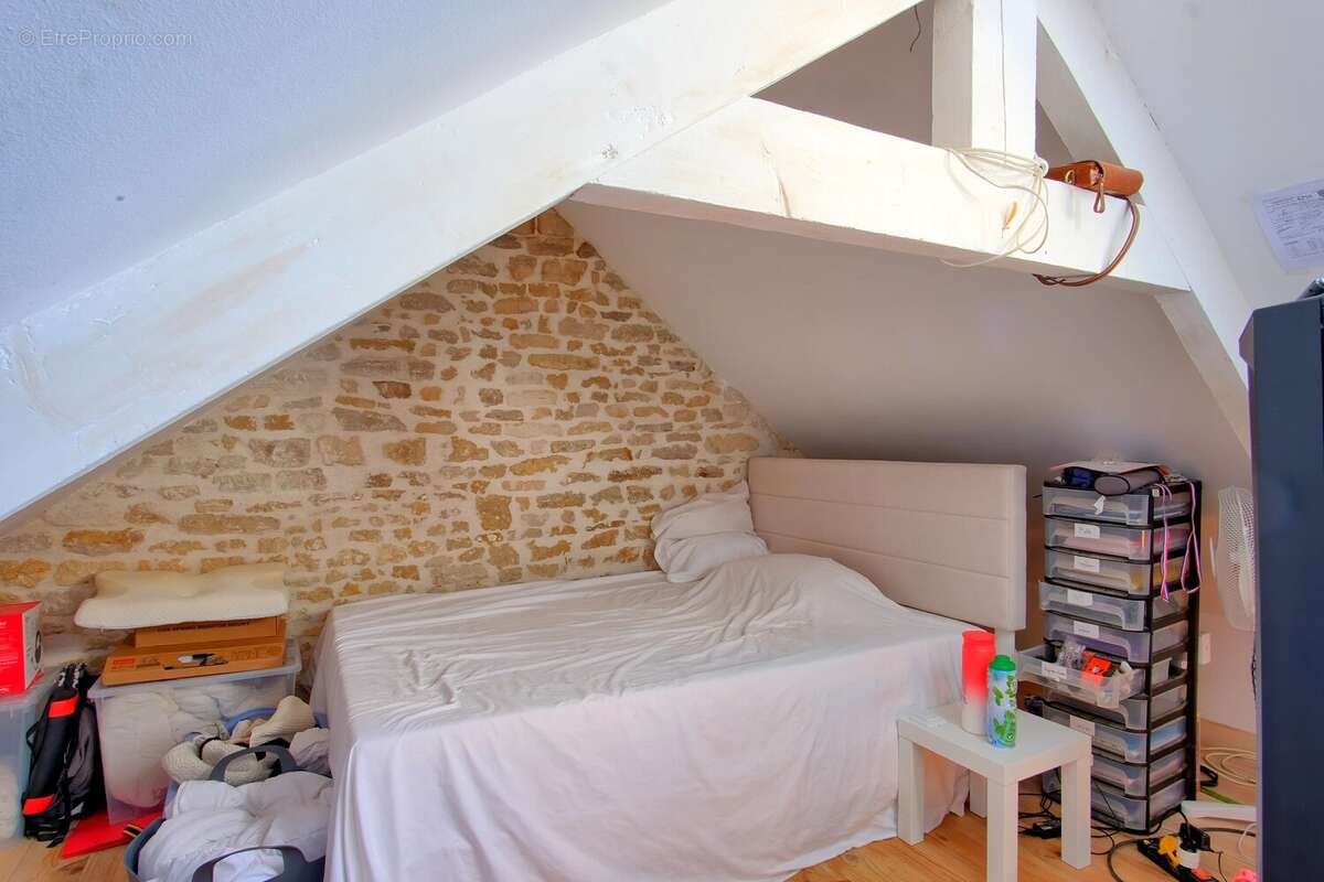 REVIERS - Maison en pierre 130m² avec 4 chambres & jardin - photo 12