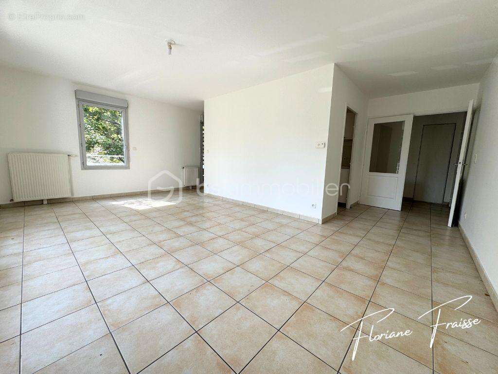 Appartement T4 de 84 m² – Terrasse – 3 Chambres – Place parking privative – Garage 30 m² en option - photo 6