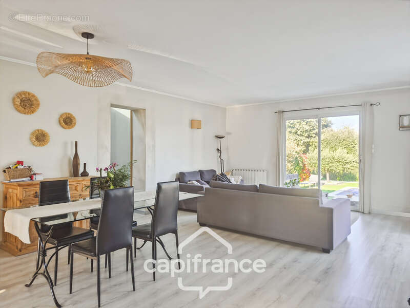Maison à ROQUEMAURE