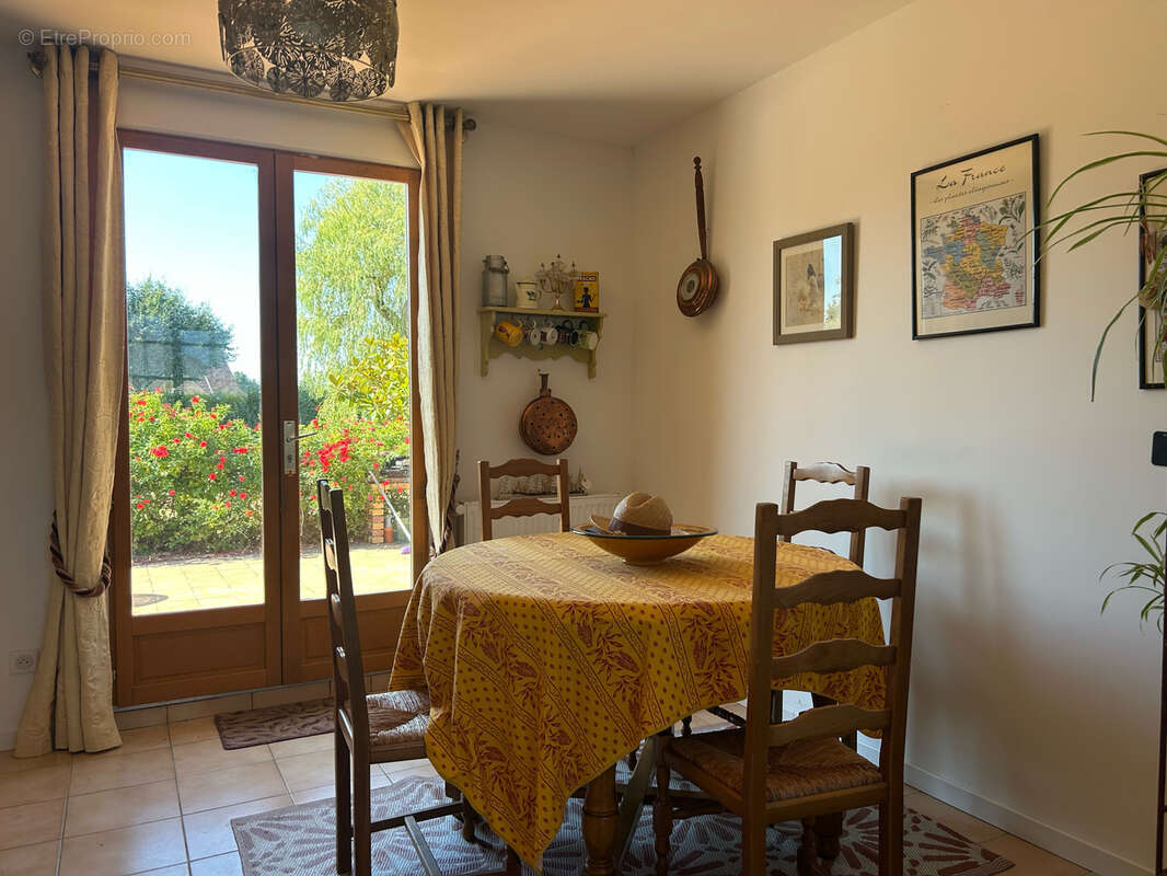Maison 105 m² à Irai  - photo 3