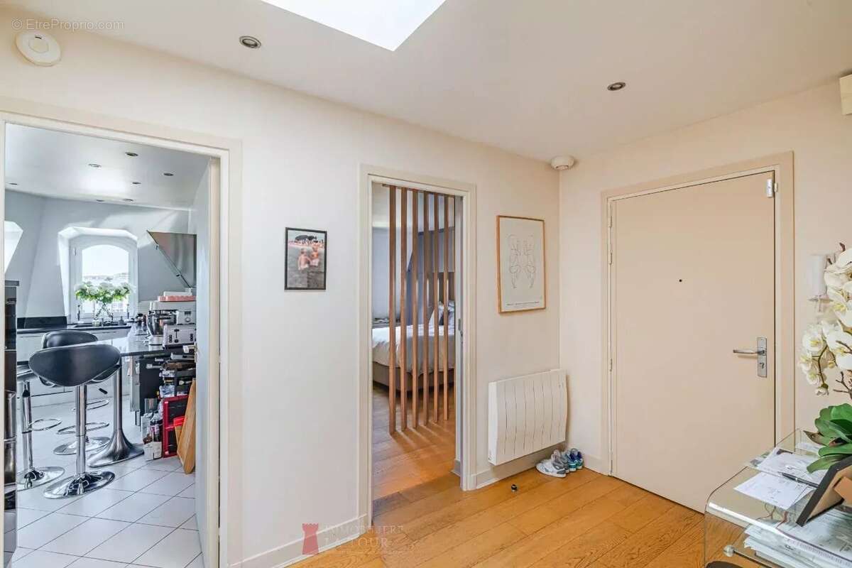 Appartement à PARIS-16E