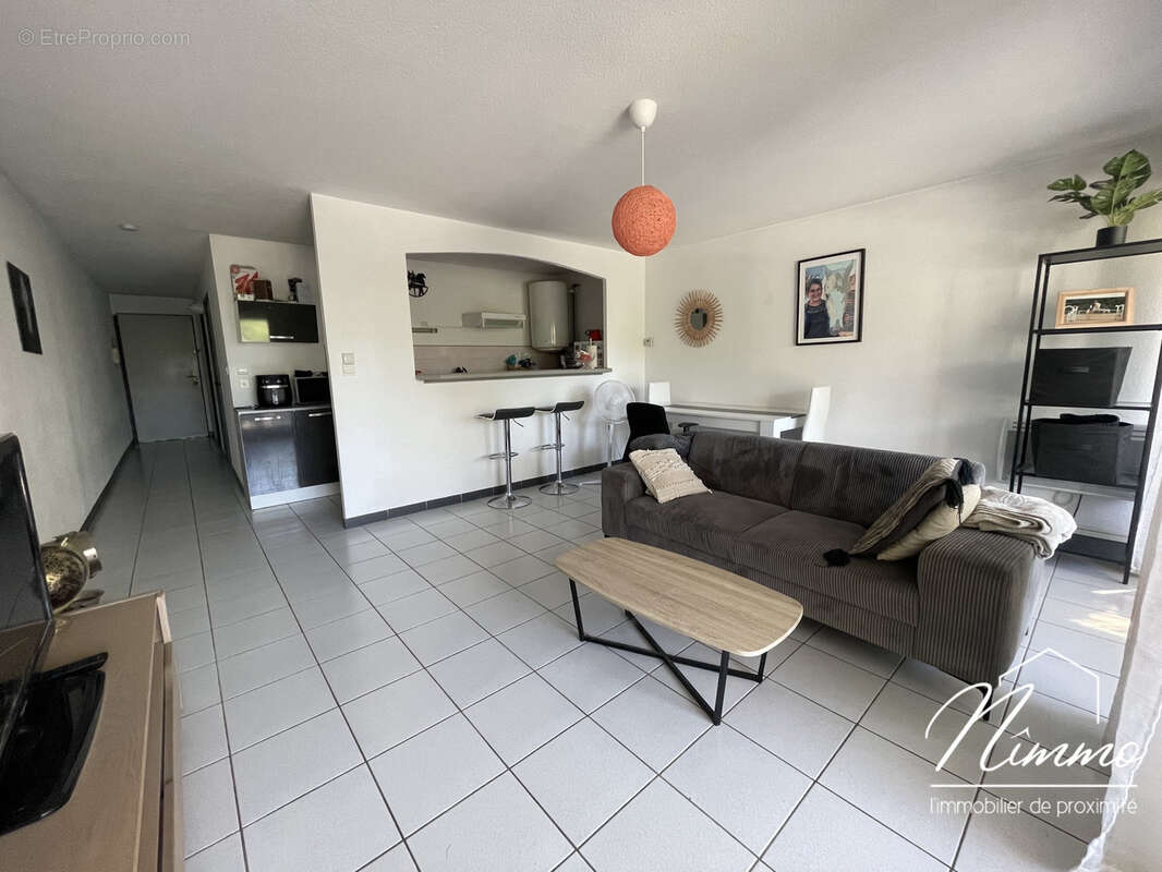 Nimes saint cesaire grand appartement de type 2 avec cave et terrasse en exclusivite - photo 3