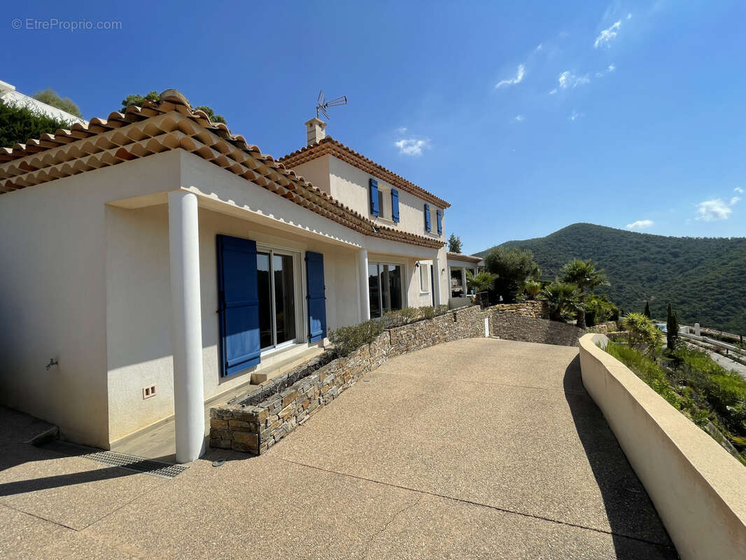 Maison à LA LONDE-LES-MAURES