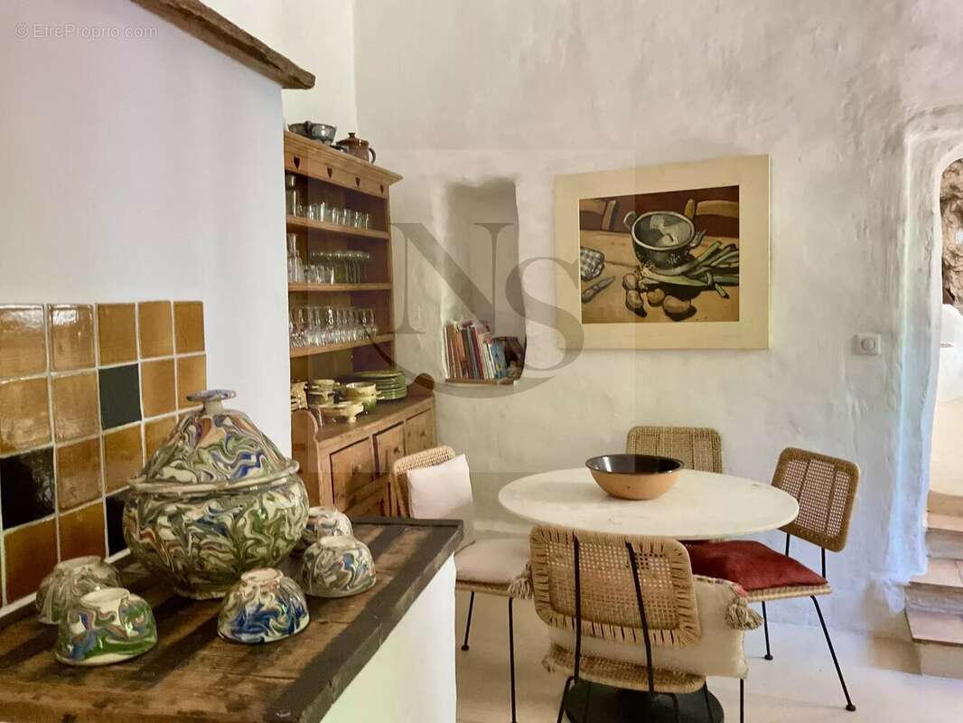 Maison à COTIGNAC