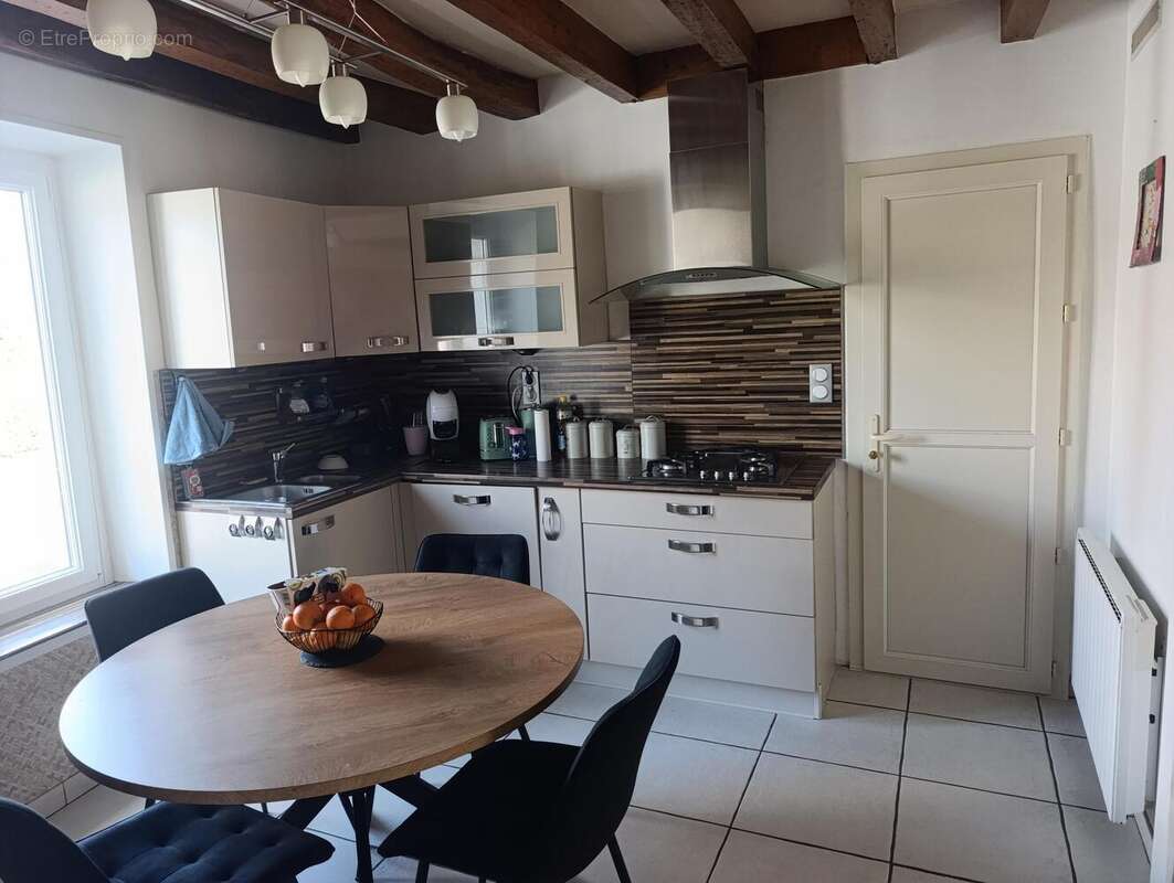 Maison 155 m² à Issoudun  - photo 2