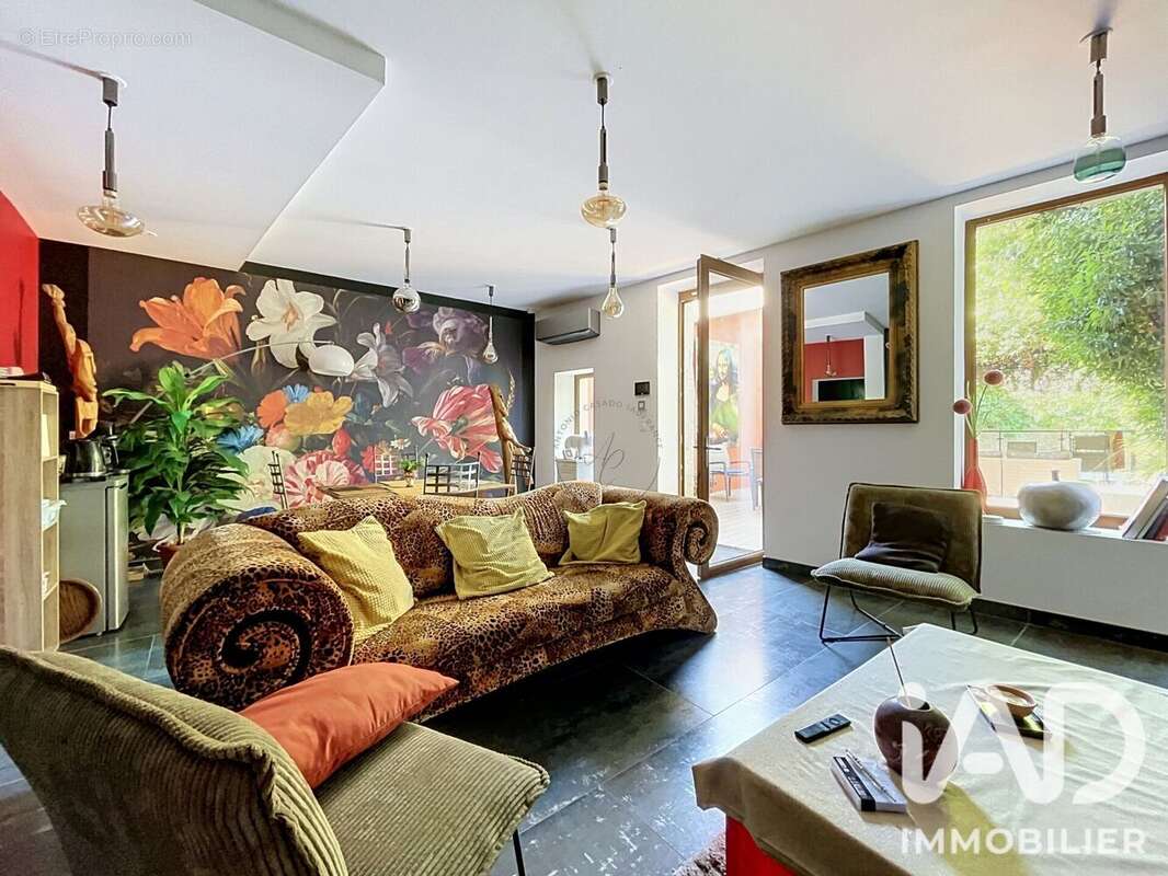 Maison 265 m² à Villeneuve-Les-Beziers  - photo 2
