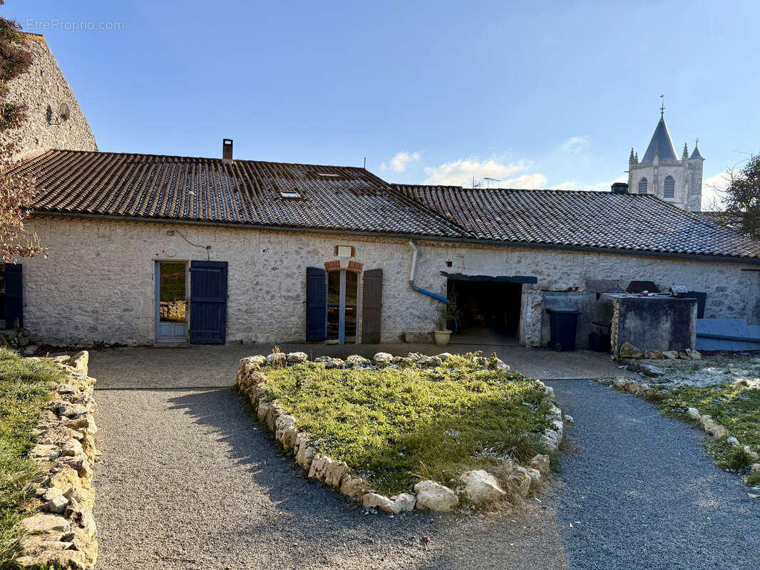 Maison à HAUTEFAGE-LA-TOUR