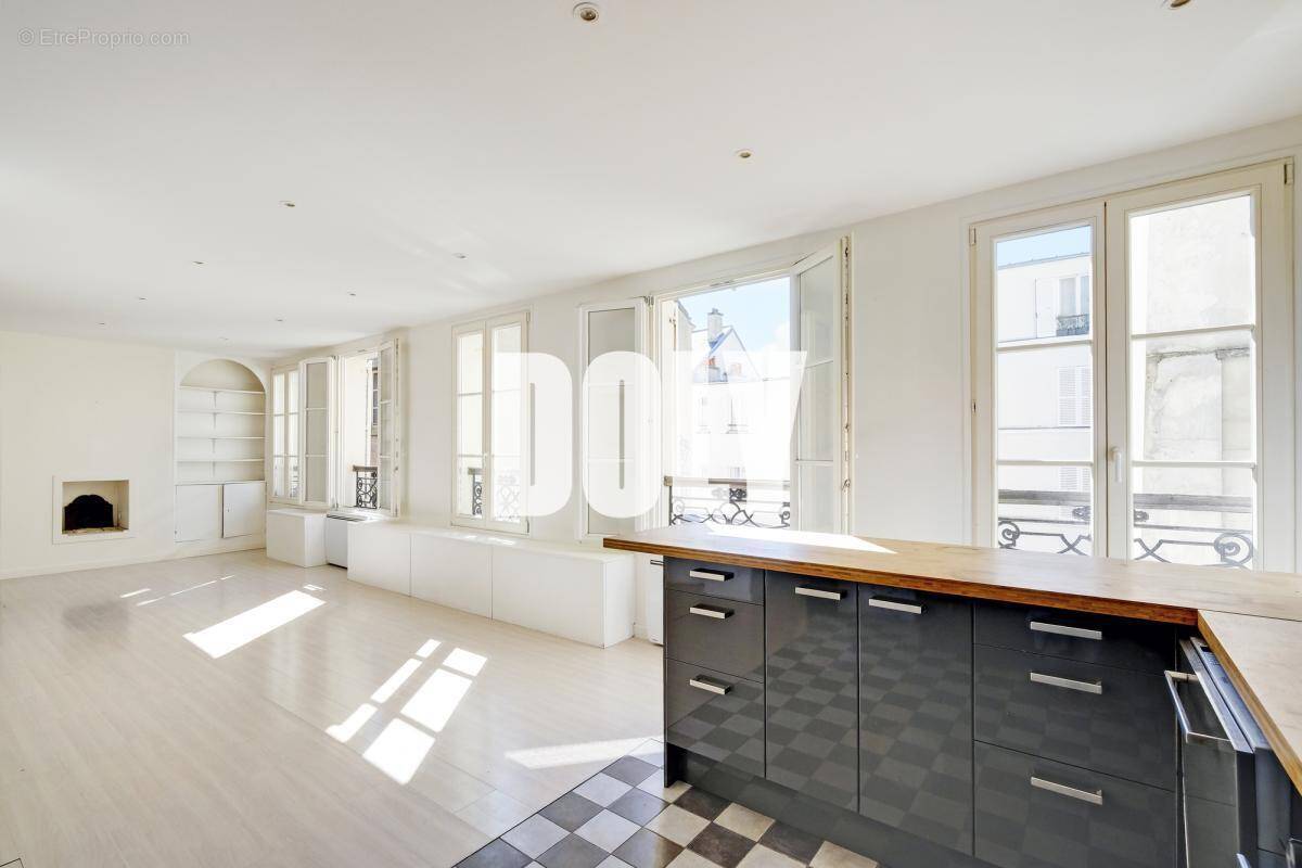 Appartement à PARIS-18E