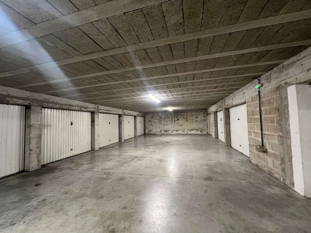 Parking à SENLIS