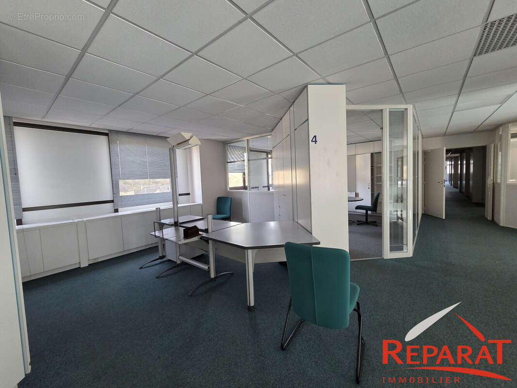 Commerce à SAINT-BONNET-AVALOUZE