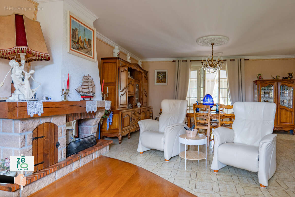 Maison à LES MAGNILS-REIGNIERS