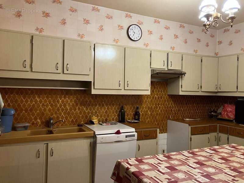 Maison à NOTRE-DAME-DE-SANILHAC