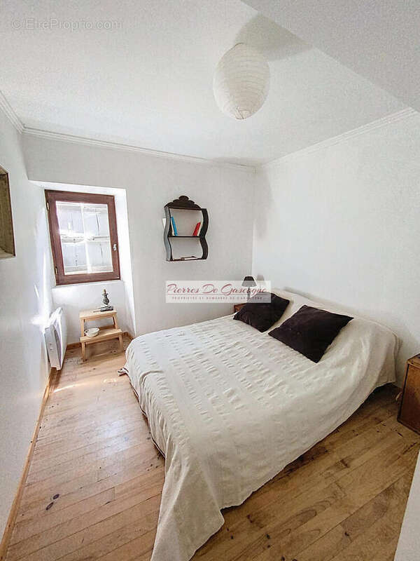 Maison à VIC-FEZENSAC