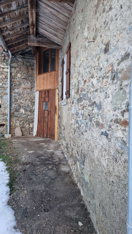Maison à LE PONTET
