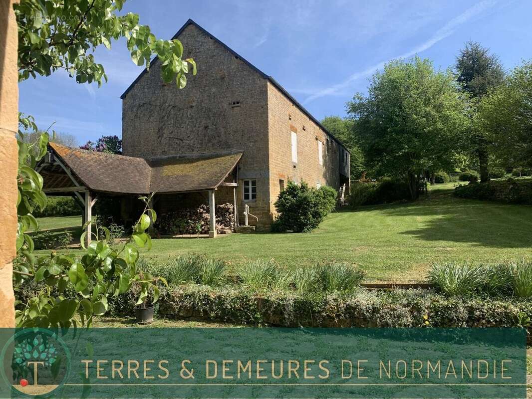 Maison à MESLAY