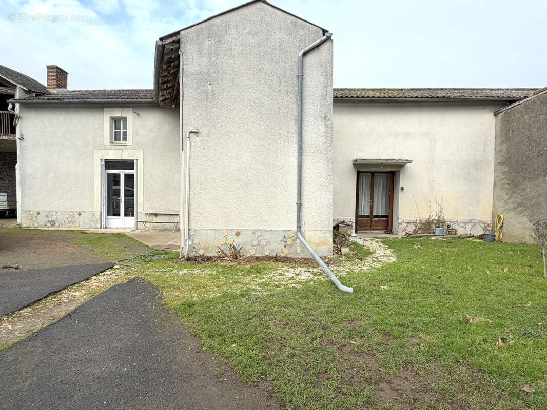 Maison à SAINT-JEAN-DE-SAUVES