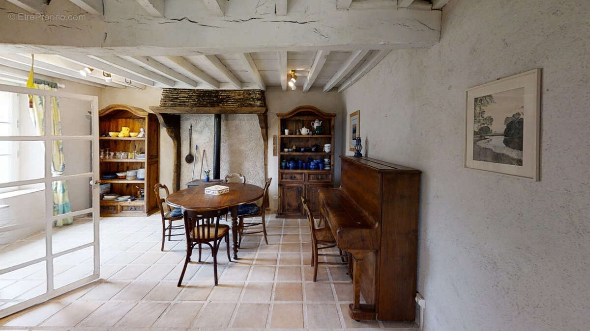 Maison à VOLLORE-VILLE