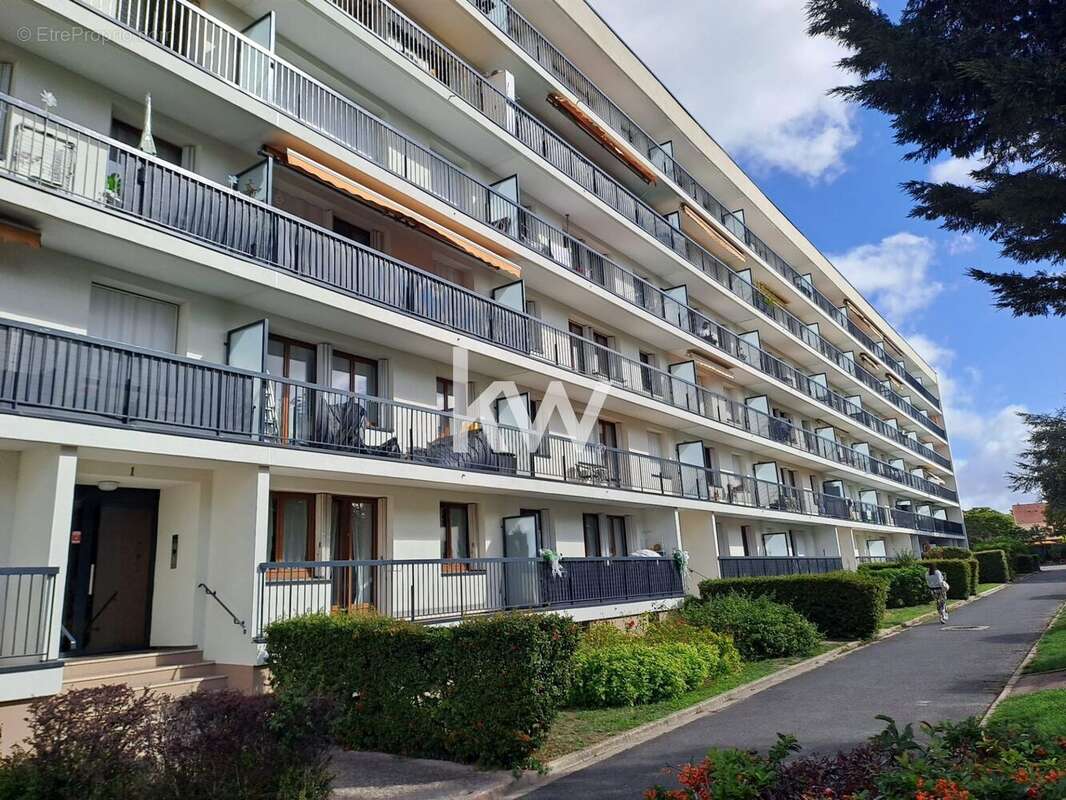 Appartement à CORBEIL-ESSONNES