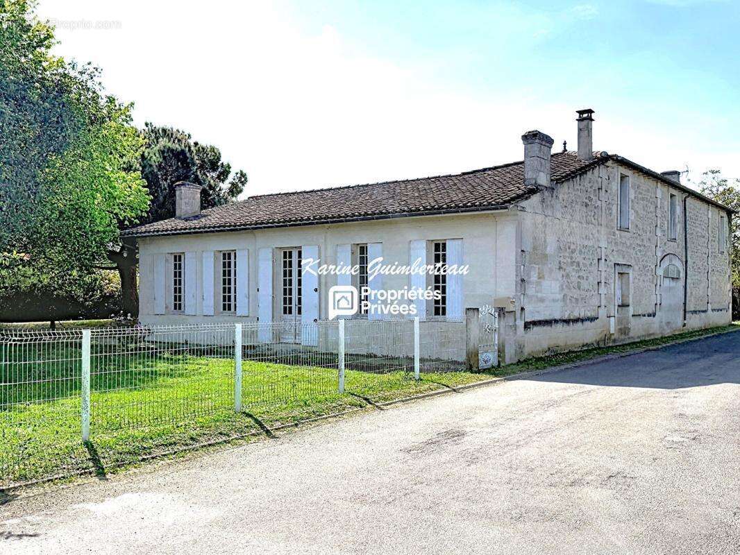 Maison à FRONSAC