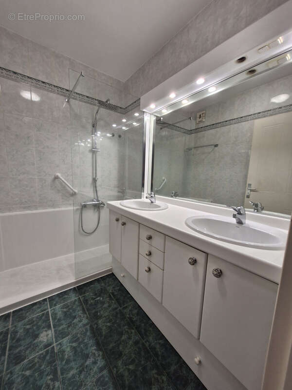 Appartement à BRON