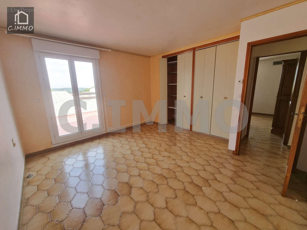 Grande Maison de type 7 avec grand garage en sous-sol + piscine sur 1086 m2 - photo 14