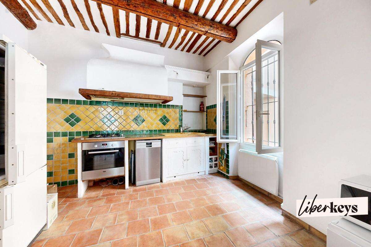 Maison à SAINT-SATURNIN-LES-AVIGNON