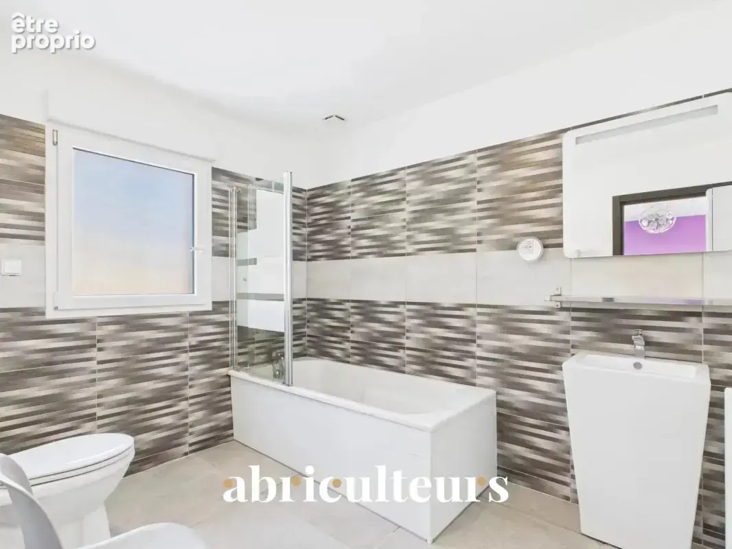 Jolie villa contemporaine/vue panoramique en vente à Bagnols-en-Forêt (83600) - photo 10