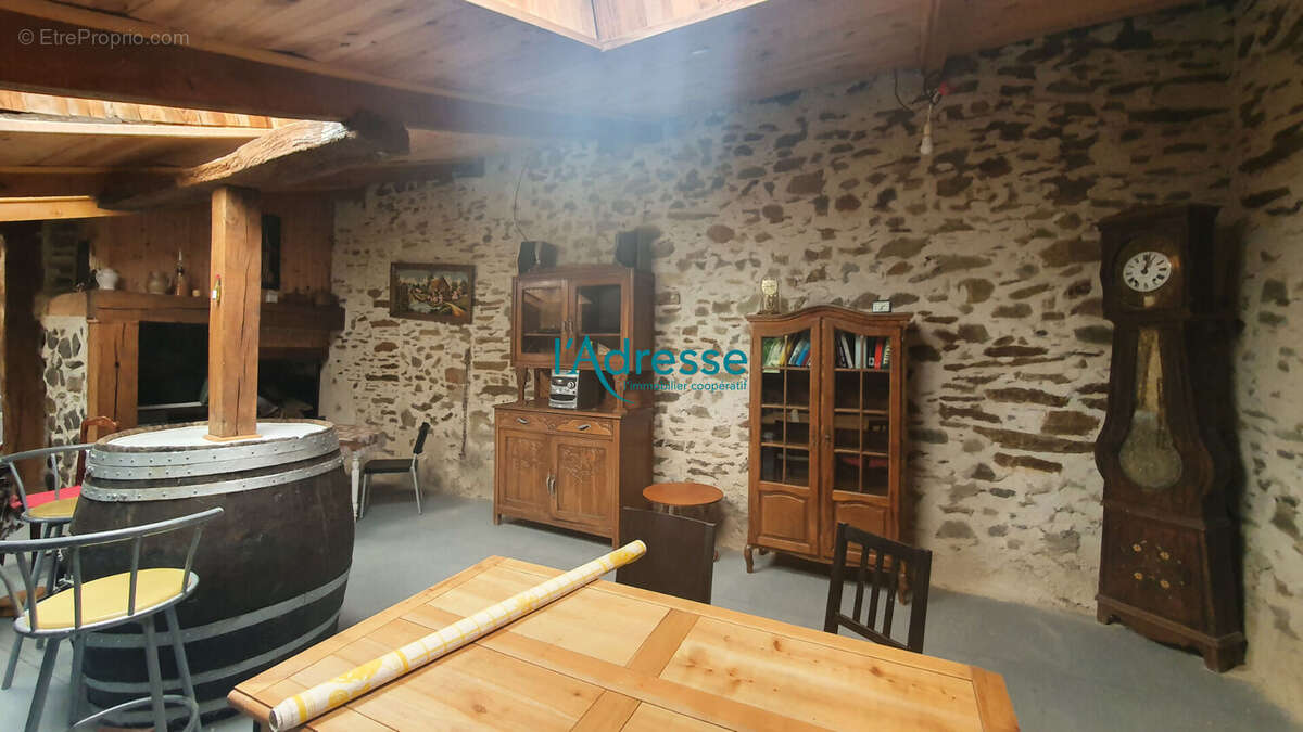 Autre à MONTREVAULT