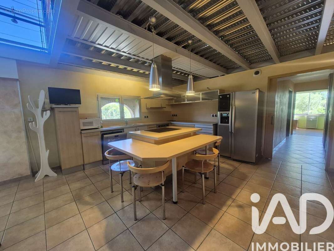 Maison 138 m² à Saint-Generoux  - photo 6