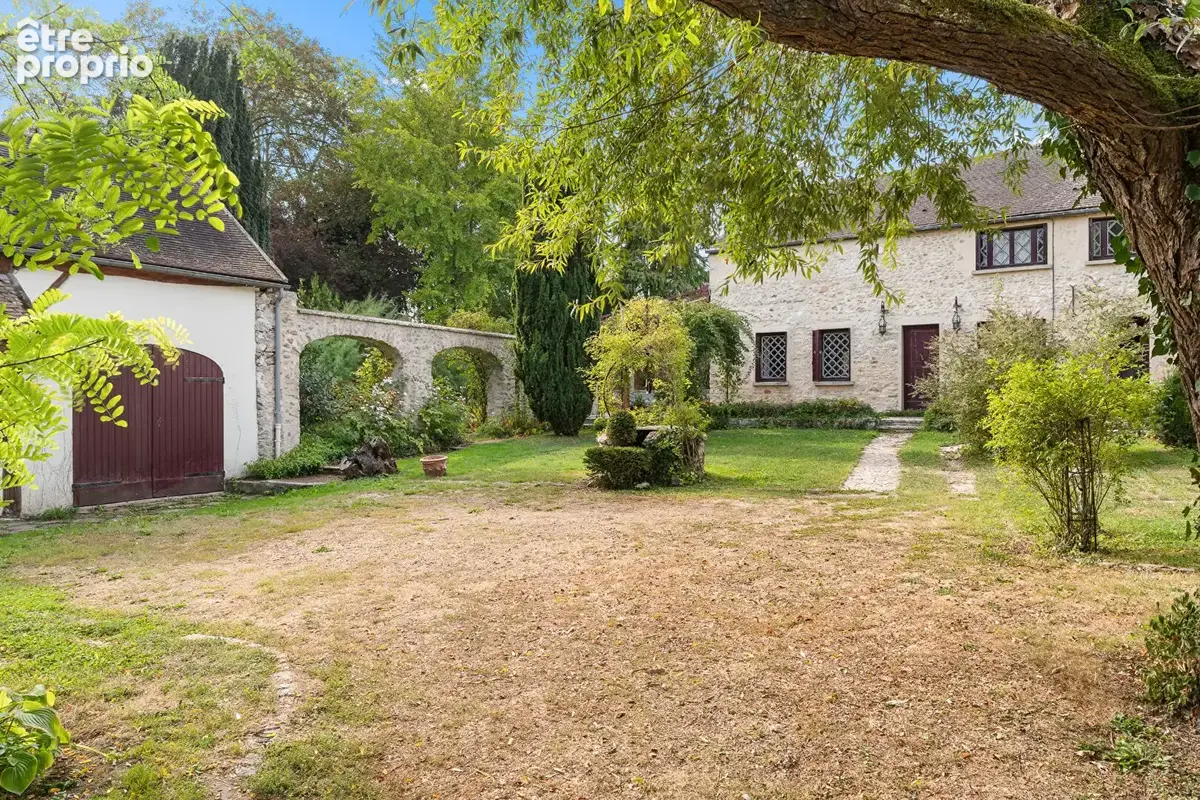 Photo Maison à Saulx-Marchais au prix de 890 000€