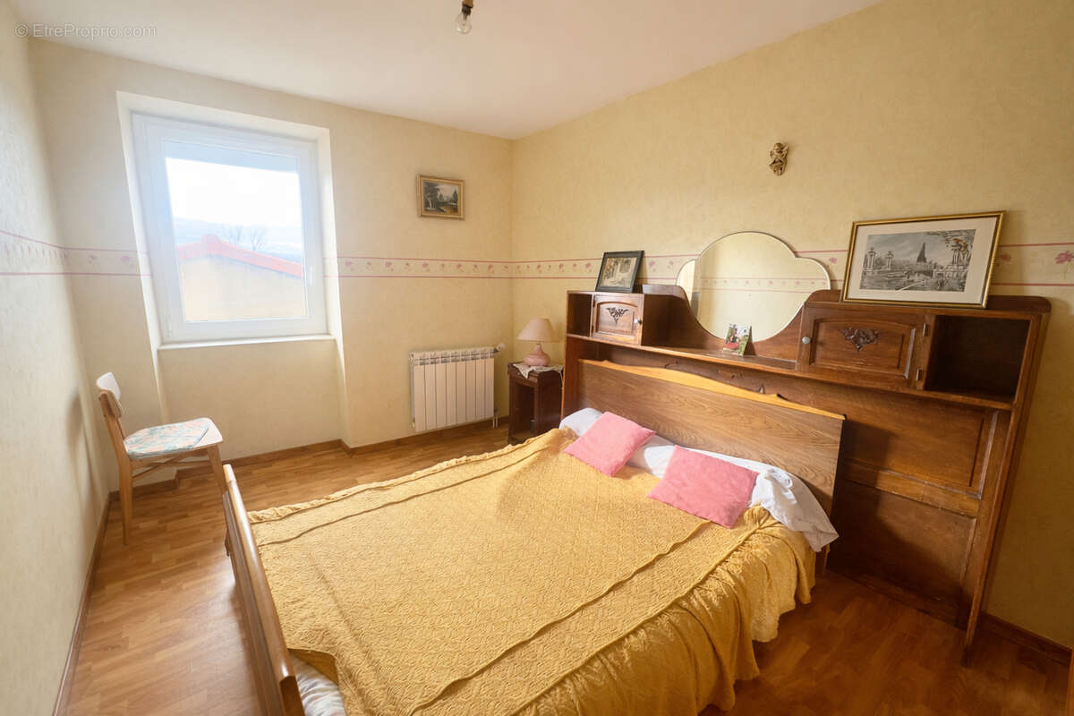 Maison à MIREFLEURS