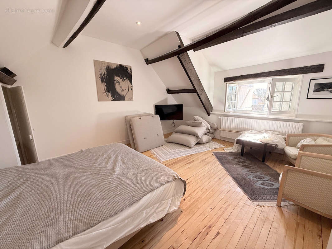 Maison à HOUDAN