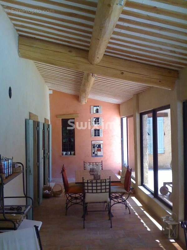 Maison à MENERBES