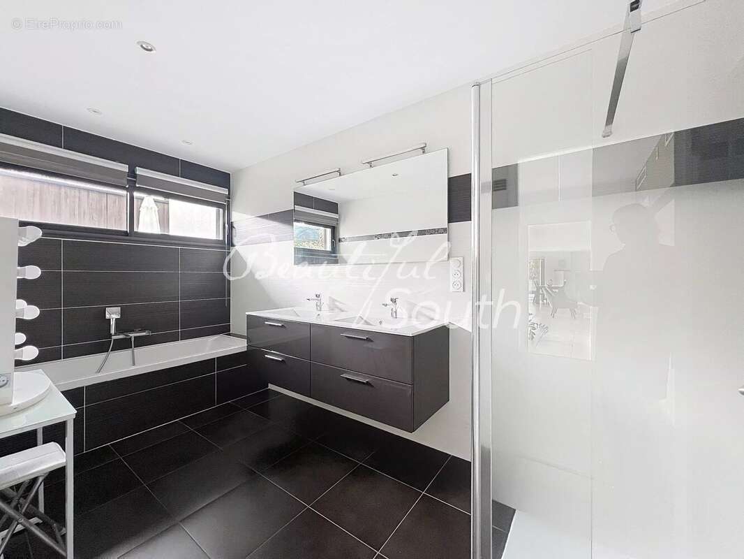 Maison à VILLENEUVE-DE-LA-RAHO