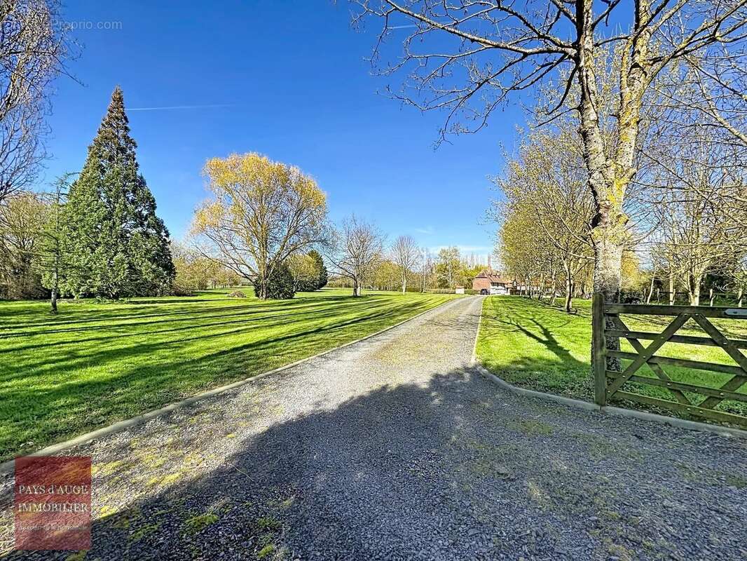 Maison à SAINT-GEORGES-EN-AUGE