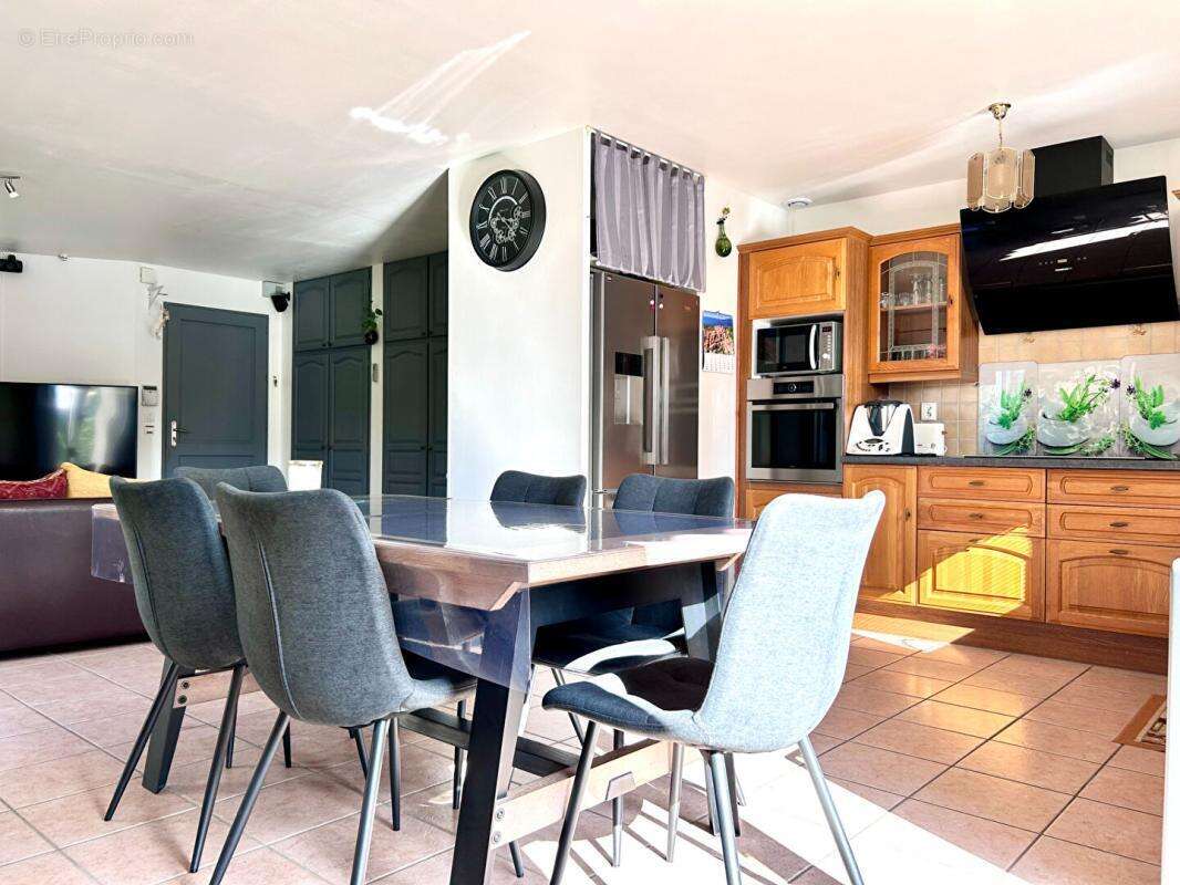 Maison à SAINT-LAURENT-DE-CHAMOUSSET