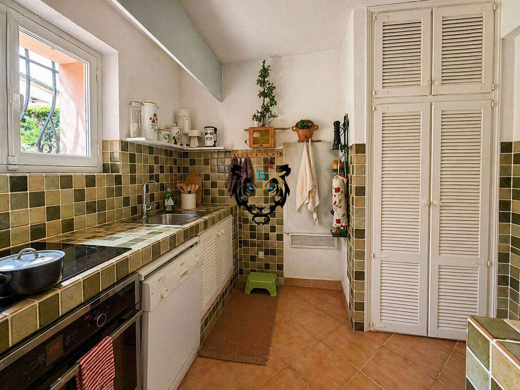 Maison à LES ISSAMBRES