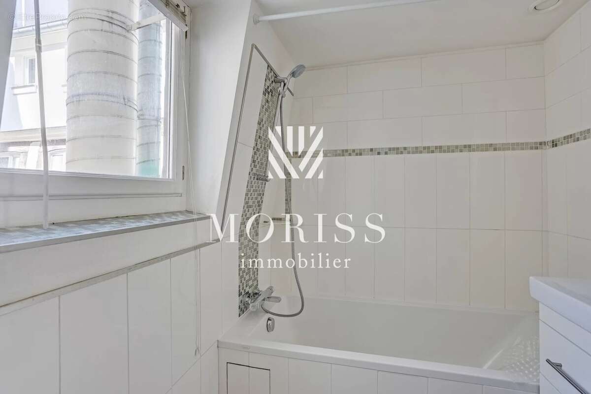 Appartement à PARIS-1E