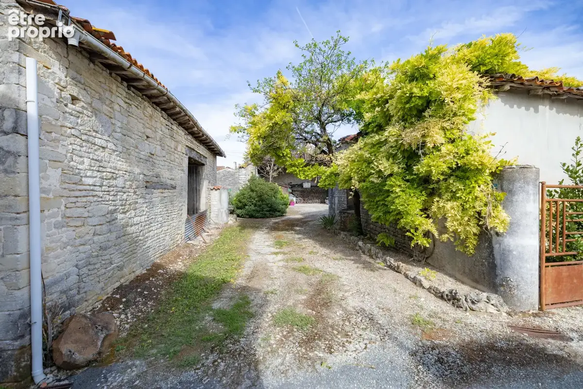 Ensemble immobilier de caractère à Brie-sous-Matha, aux portes de Cognac - photo 17