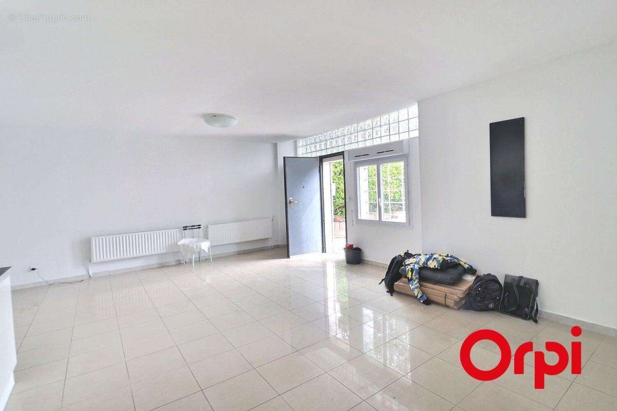 Commerce à MARSEILLE-15E