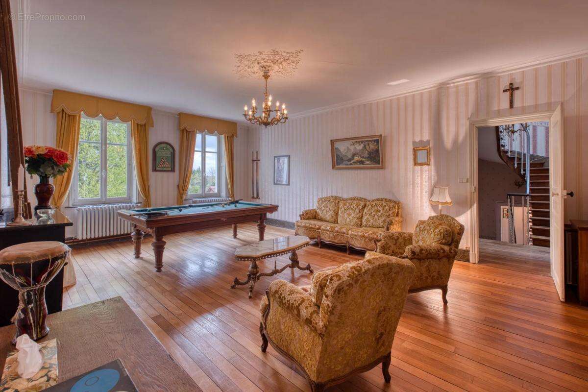 Maison à ROSIERES-AUX-SALINES