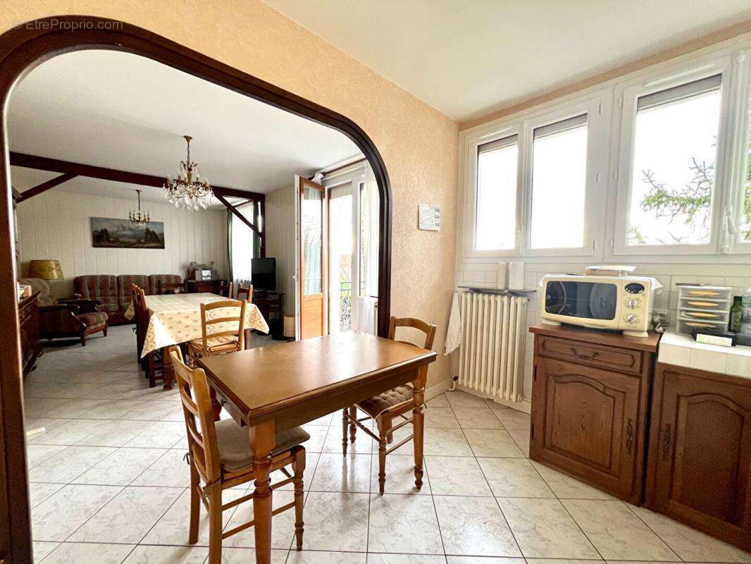 Maison à AIGUEPERSE