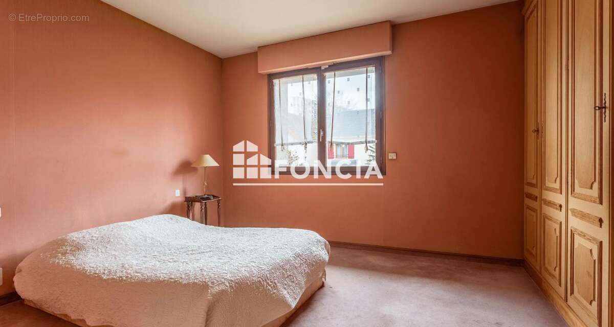 Maison à L'HAY-LES-ROSES