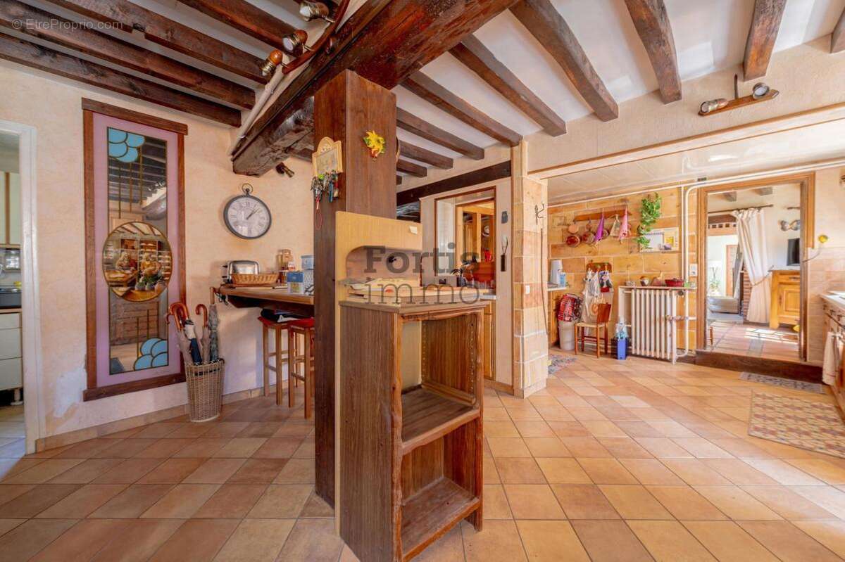 Maison à CHERISY