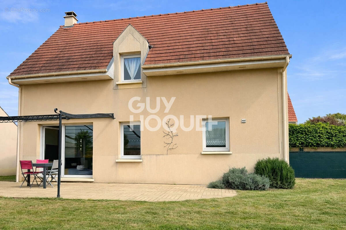 Maison à MENNECY