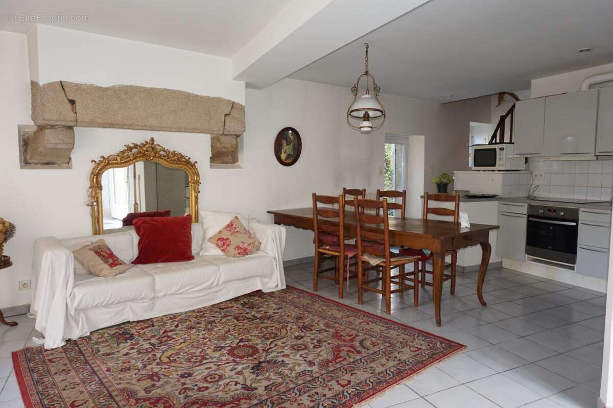 Maison à MORTAGNE-SUR-SEVRE