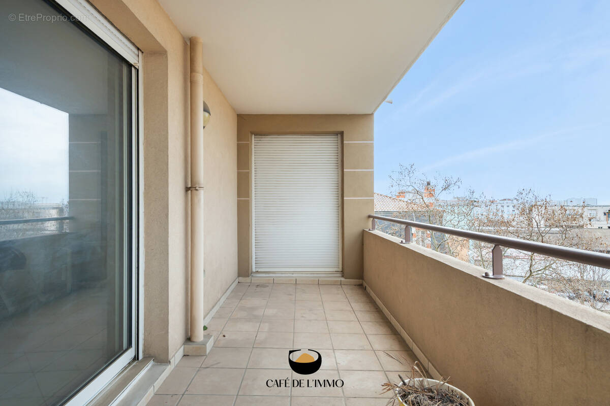 Appartement à MARSEILLE-4E