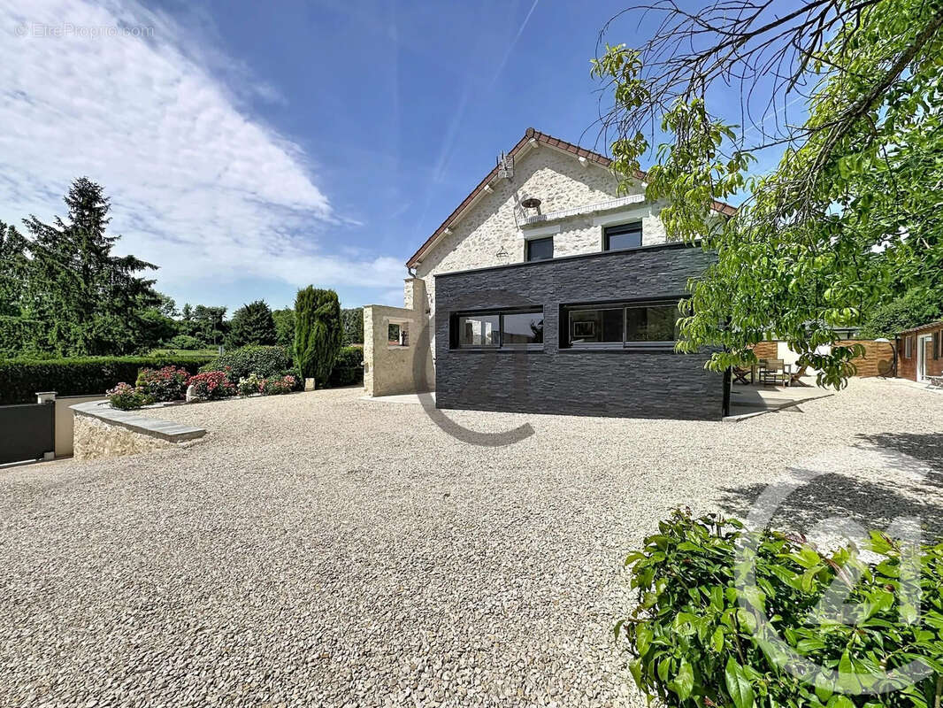 Maison à MONTIGNY-SUR-VESLE
