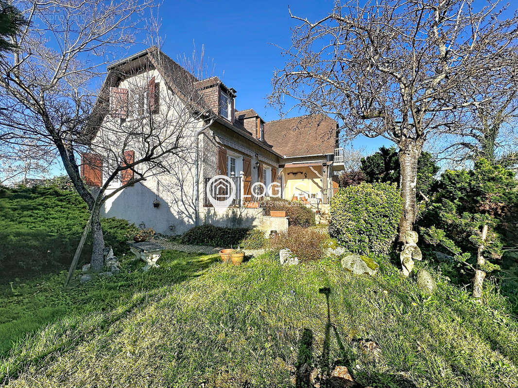 Maison à LESTELLE-BETHARRAM